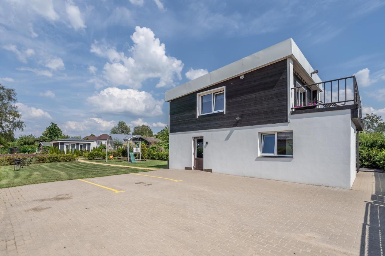 4 Bedroom House With Playground, Bbq & Free Parking * Riga
