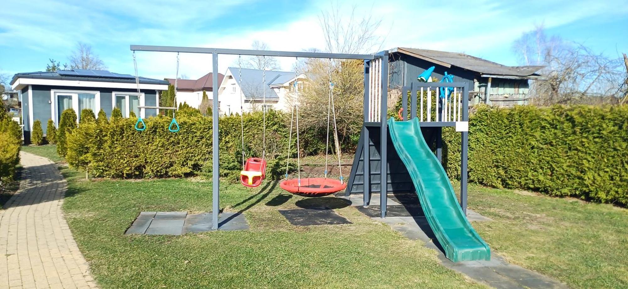 Hébergement de vacances 4 Bedroom House With Playground, Bbq & Free Parking *
